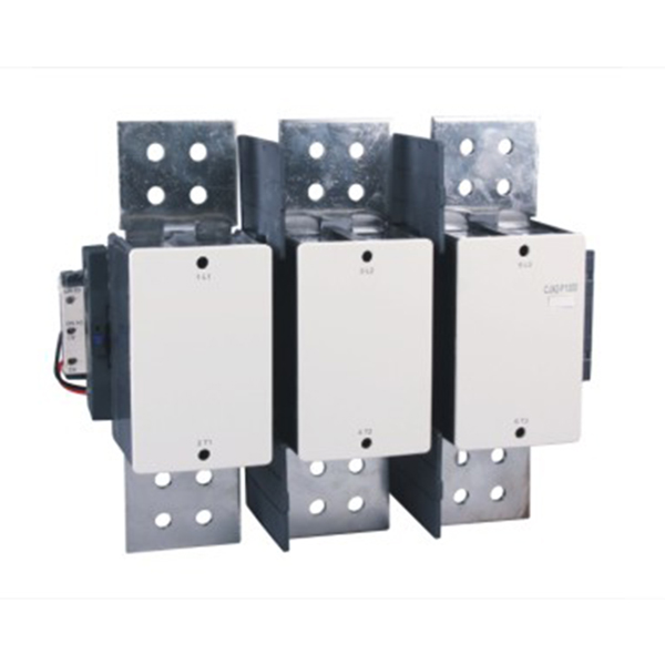 How does a three- phase contactor work？